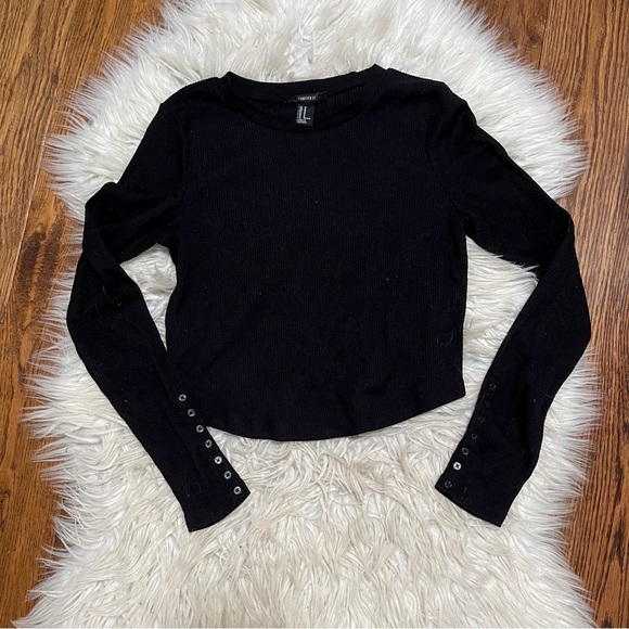 Ribbed black long sleeve with buttons - Picture 3 of 5